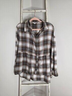 American Eagle Women's Medium Plaid Flannel Button Up Top
